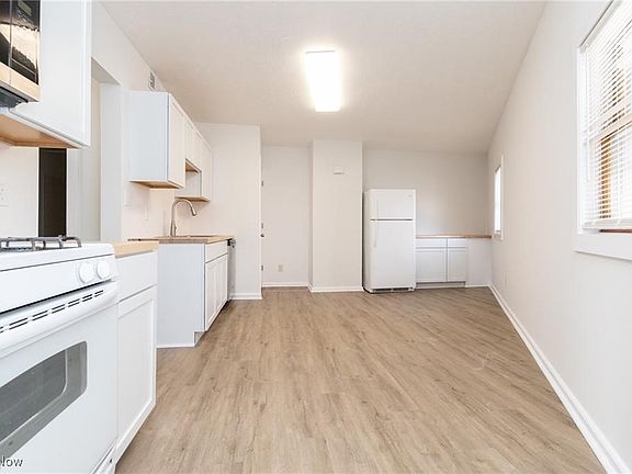 5th image of 3905 Woodbine Ave #Up