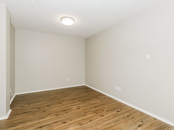 5th image of 2617 Eastwood Ln