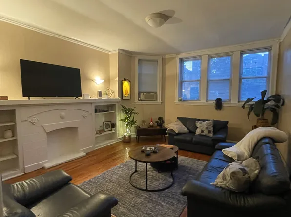 1740 W Albion Ave #4, Chicago, IL 60626