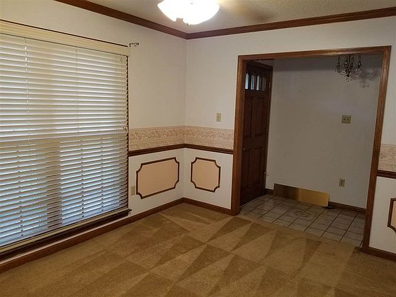 4th image of 6925 N Hedgewall Cir
