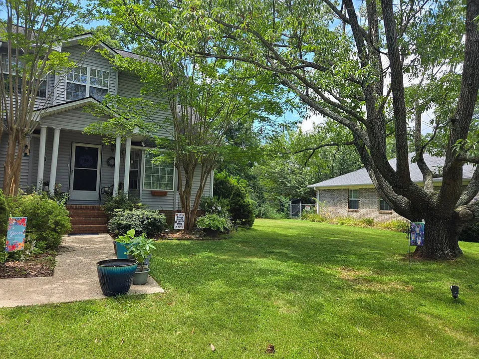 10 Clubhouse Ct