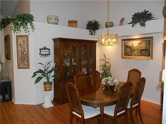 4th image of 7560 S Pinewalk Drive #123-26