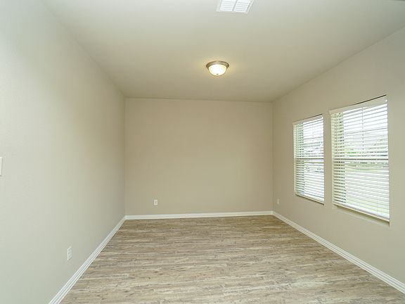 5th image of 333 Edmund Ln