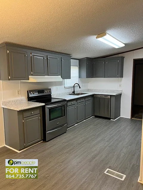 3 bed, 1920 sqft, $1,900 — Photo 3