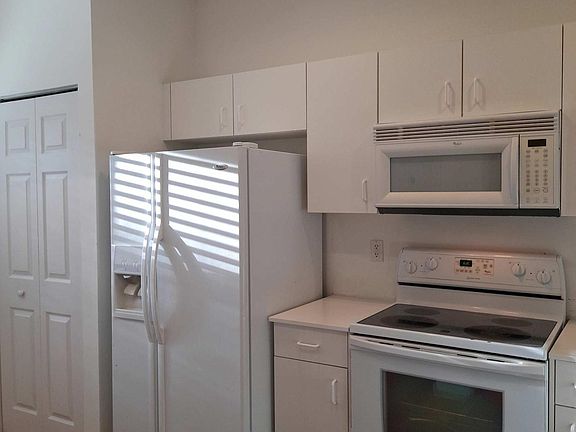 3rd image of 2549 SW 82nd Ave