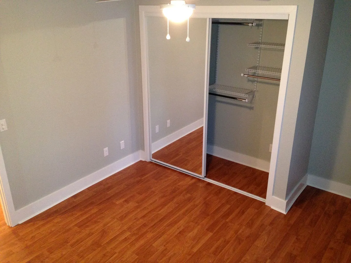 3 Bedroom Home with Fenced Yard, Garage, Dishwasher, Laundry — Photo 4
