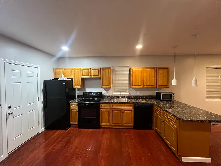107 Pleasant St #1 — Photo 12