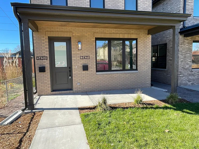 3431 N Columbine St — Photo 2