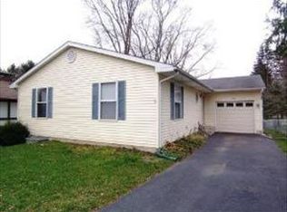 8405 Coral Rd, Wonder Lake, IL 60097