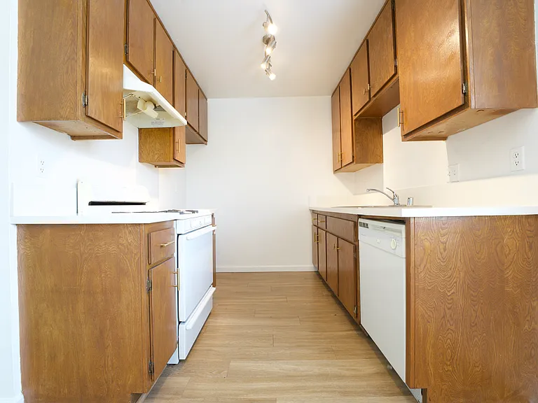 317 N 4th St #110 — Photo 8
