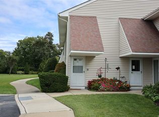 20 Laurel Ave APT 82, East Islip, NY 11730