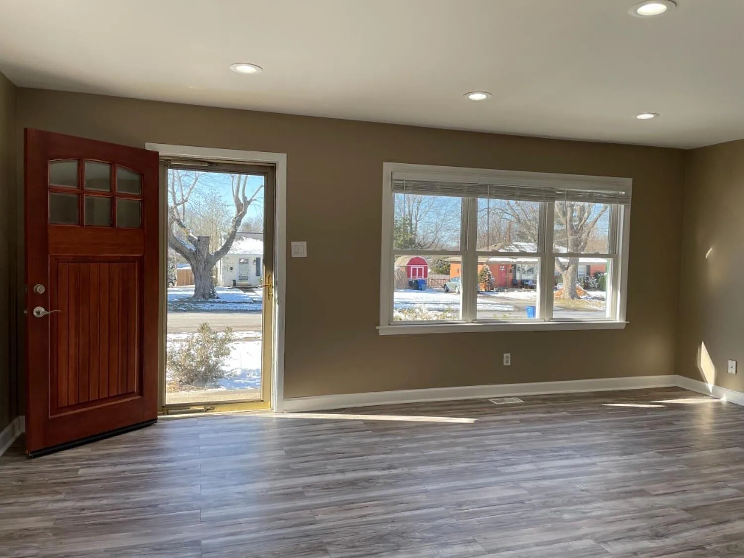3 bed, 2.0 bath, 1050 sqft, $1,749 — Photo 4