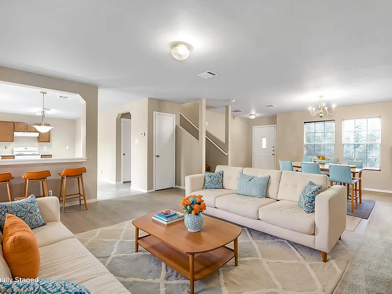 210 Birchwood Bay — Photo 10