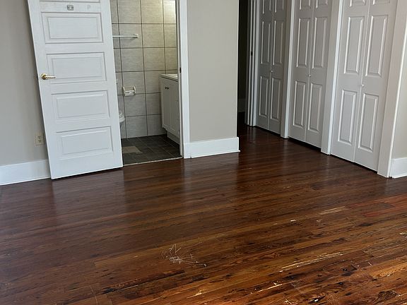 5th image of 854-856 Roosevelt Pl