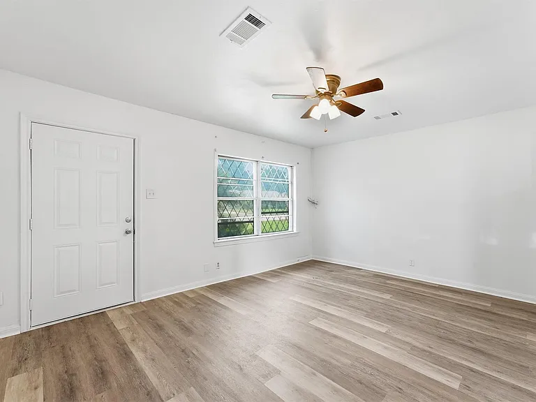 3711 Cosby St — Photo 11