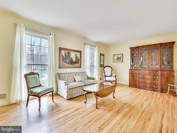 3rd image of 14306 Yosemite Ct