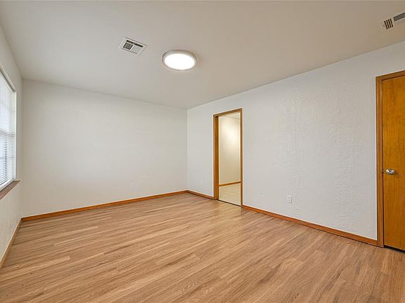 4th image of 512 N Tompkins Dr