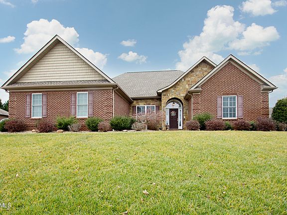 2nd image of 176 Cobblestone Dr