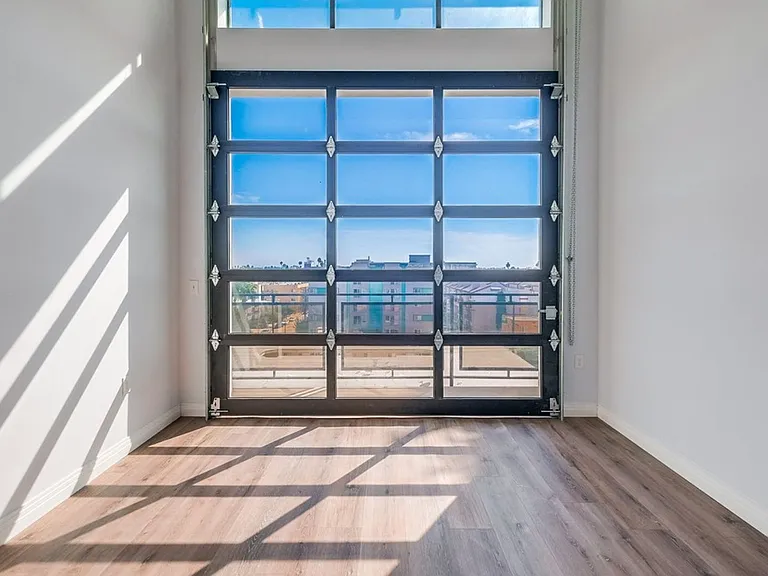 Lux Lofts LA — Photo 26