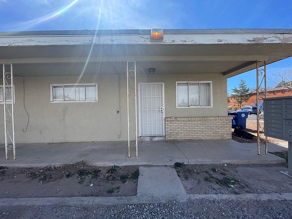 1st image of 1124 Palomas Dr SE #A & B