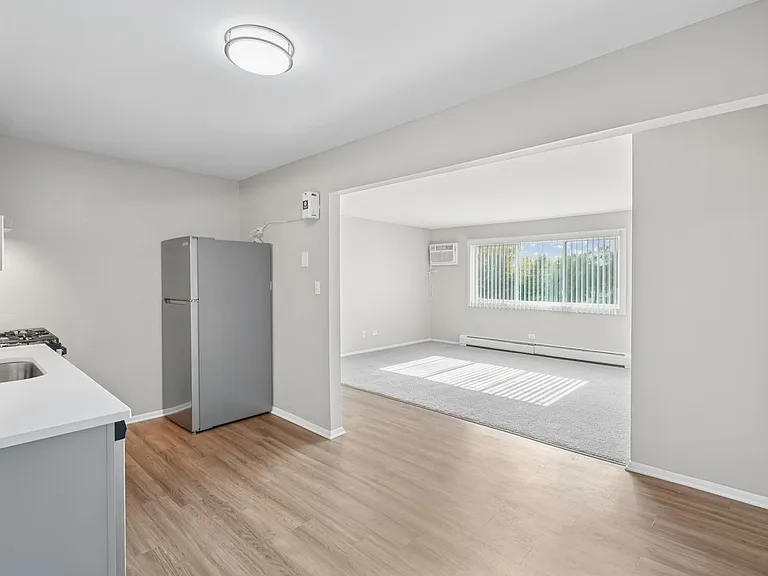 Hoffman Hills Apartments — Photo 45