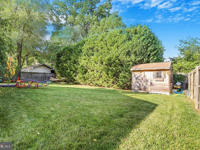 8011 Jackson Rd — Photo 58