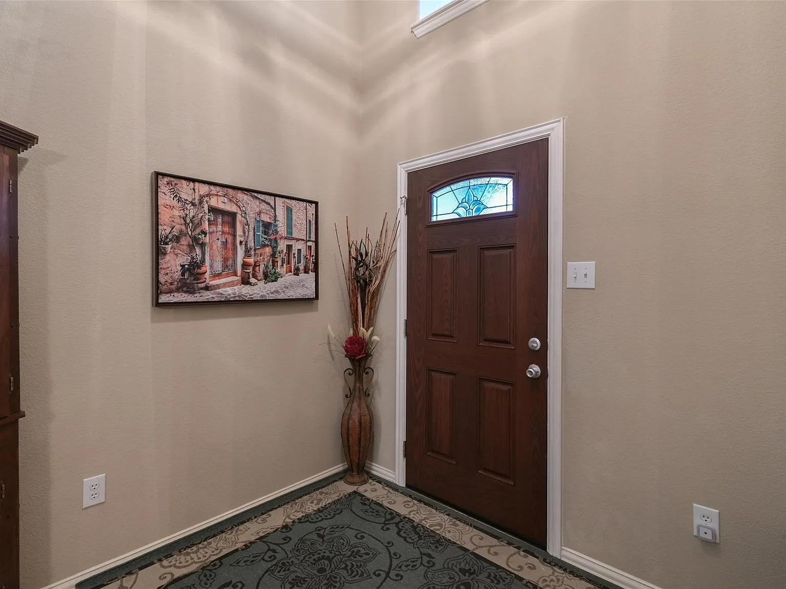4 bed, 2397 sqft, $2,595 — Photo 3