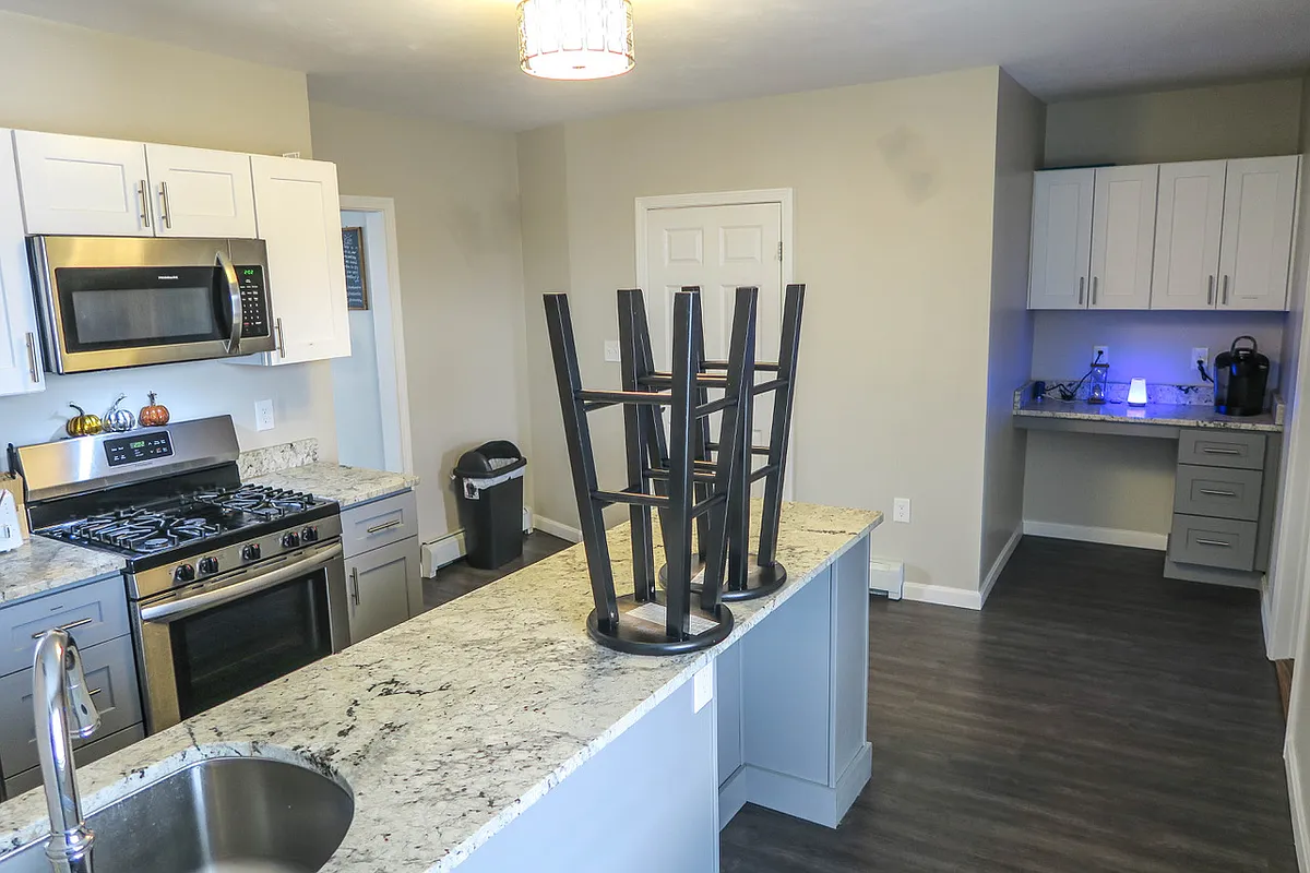 Building Photo - 42 Gage St #2