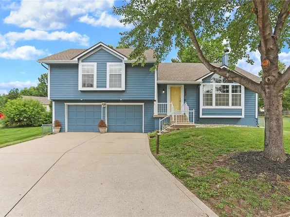 508 SW Glendana Dr, Lees Summit, MO 64081