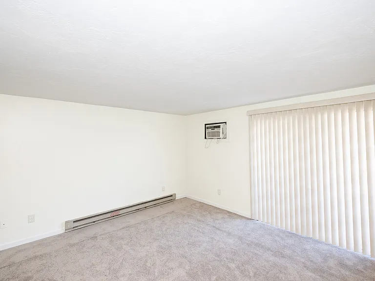 11B Gibbs St #28 — Photo 9