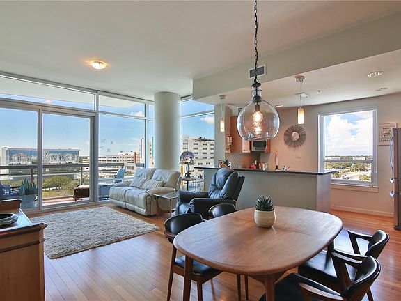 4th image of 400 4th Ave S APT 1004
