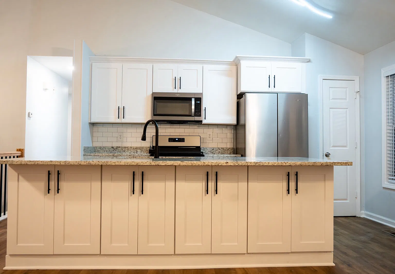 3 bed, 1672 sqft, $2,350 — Photo 3