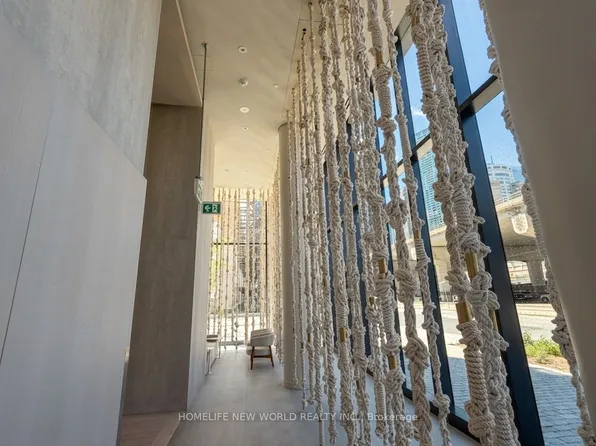 55 Cooper St, Toronto, ON