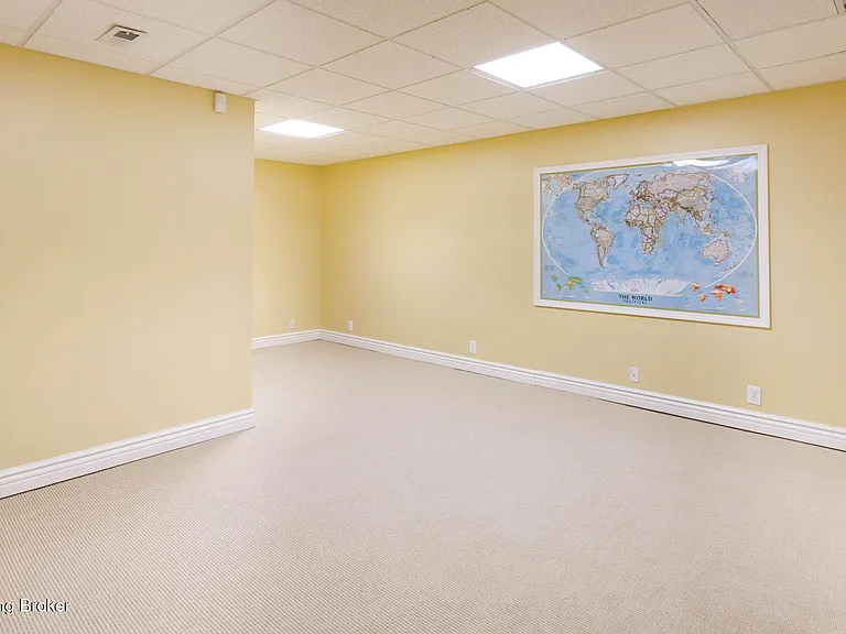 9511 Felsmere Cir — Photo 54