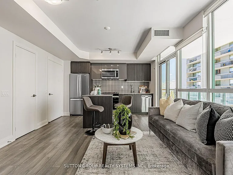 1461 Lawrence Ave SW #611 — Photo 8