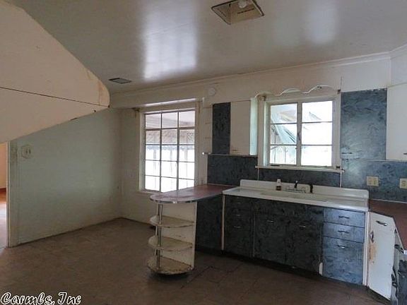 5th image of 1215 W 29th Ave