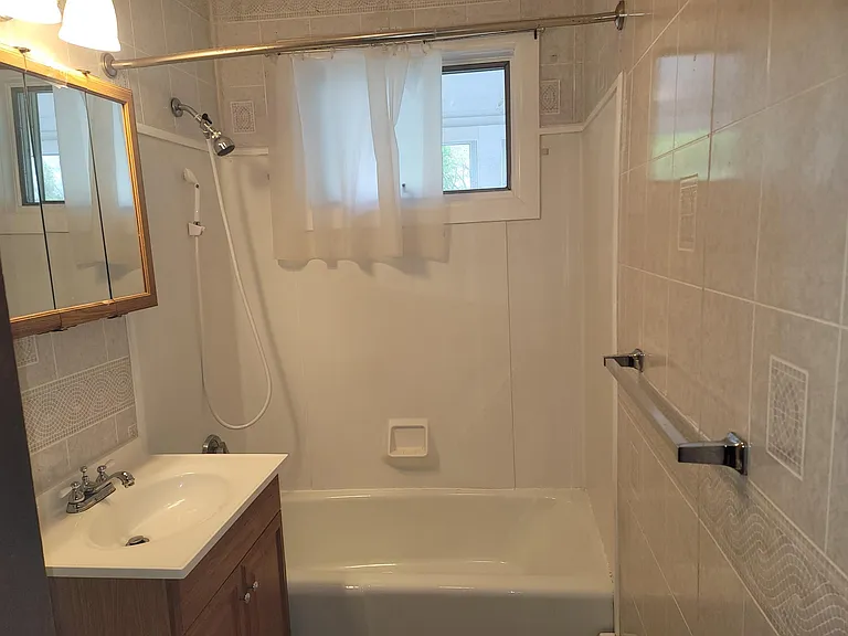 13 Hartley St #4 — Photo 6