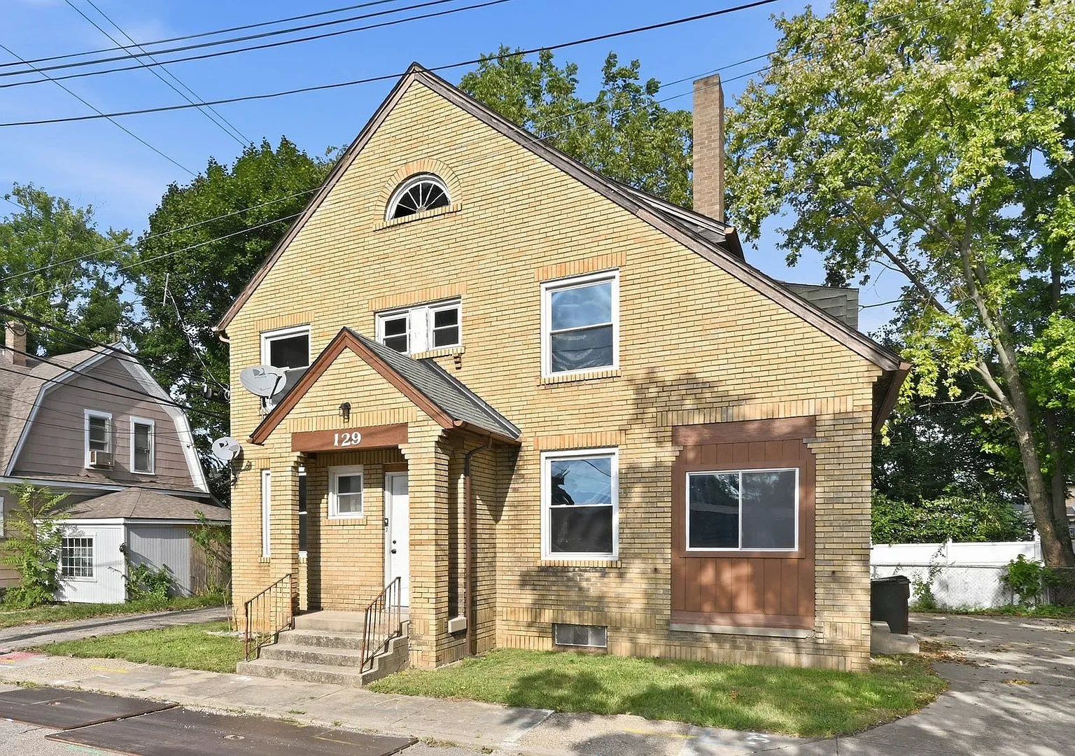 2 Bed 1.5 Bath Single House in Xenia! — Photo 2