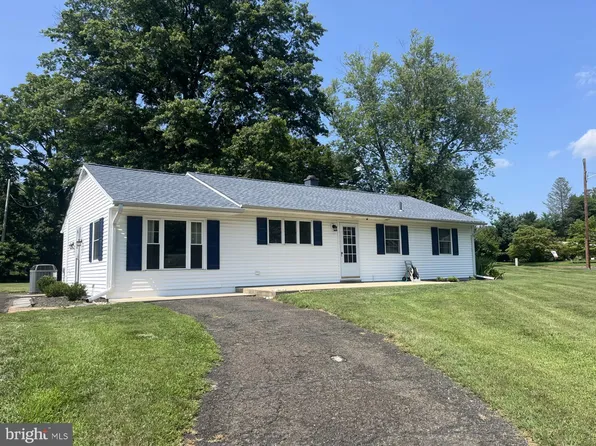 91 Oak Dr, New Britain, PA 18901