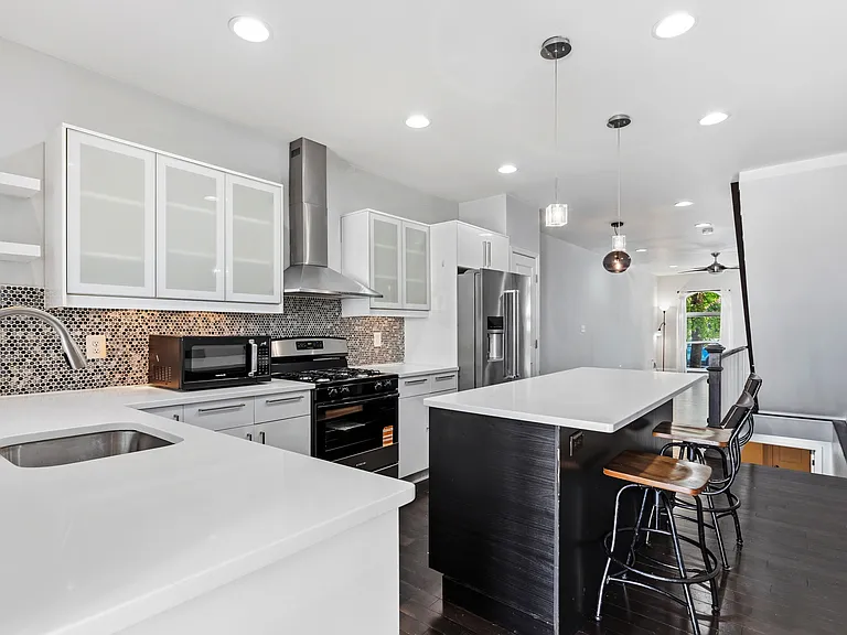 412 S East Ave — Photo 20