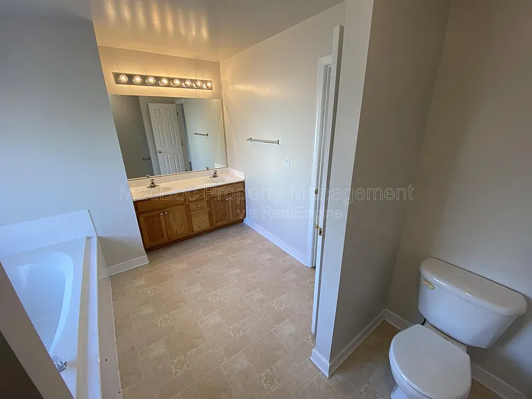 4106 Parapet Ct — Photo 27