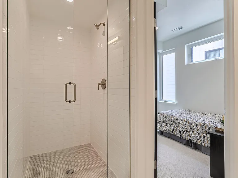 1920 Hooker St #3 — Photo 14