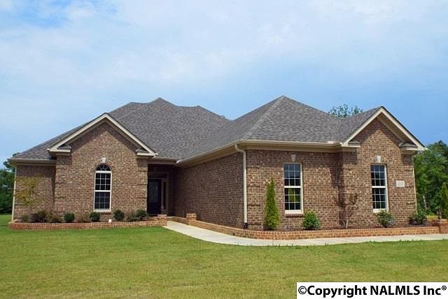 1st image of 216 Woodgrove Dr