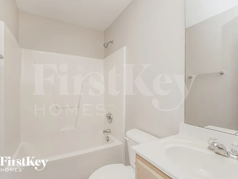 916 Lakehill Rd — Photo 14