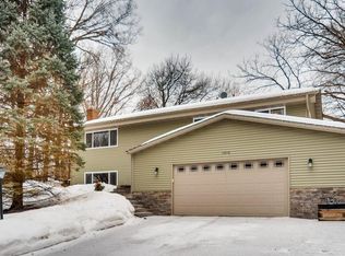 13616 Country Ln, Burnsville, MN 55337