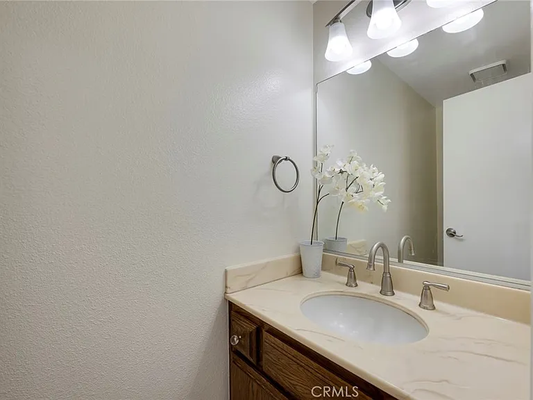 319 Molokai Dr — Photo 30