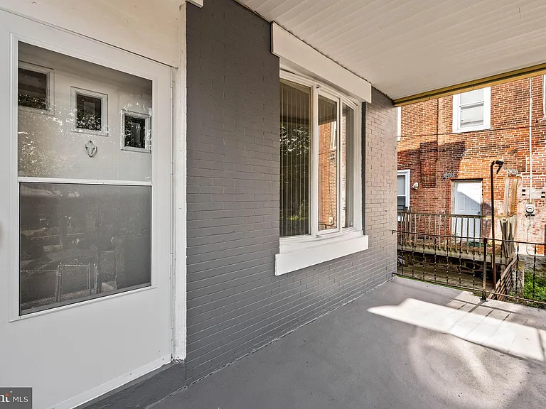 5011 Larchwood Ave — Photo 22