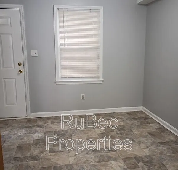 913 Nottingham Dr #33 — Photo 5