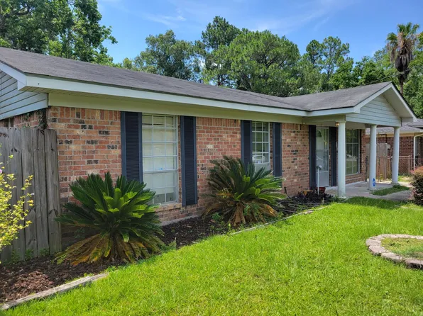 3925 Creekway Dr E, Mobile, AL 36605