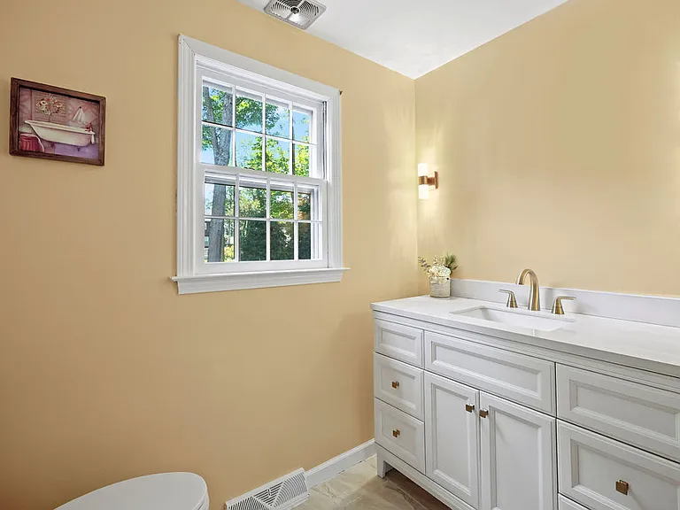 84 Brewster Rd — Photo 13